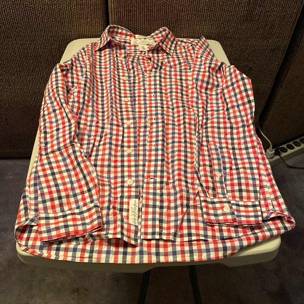 H&M long sleeve button down shirt. Color: White/Blue/Red. Size: S